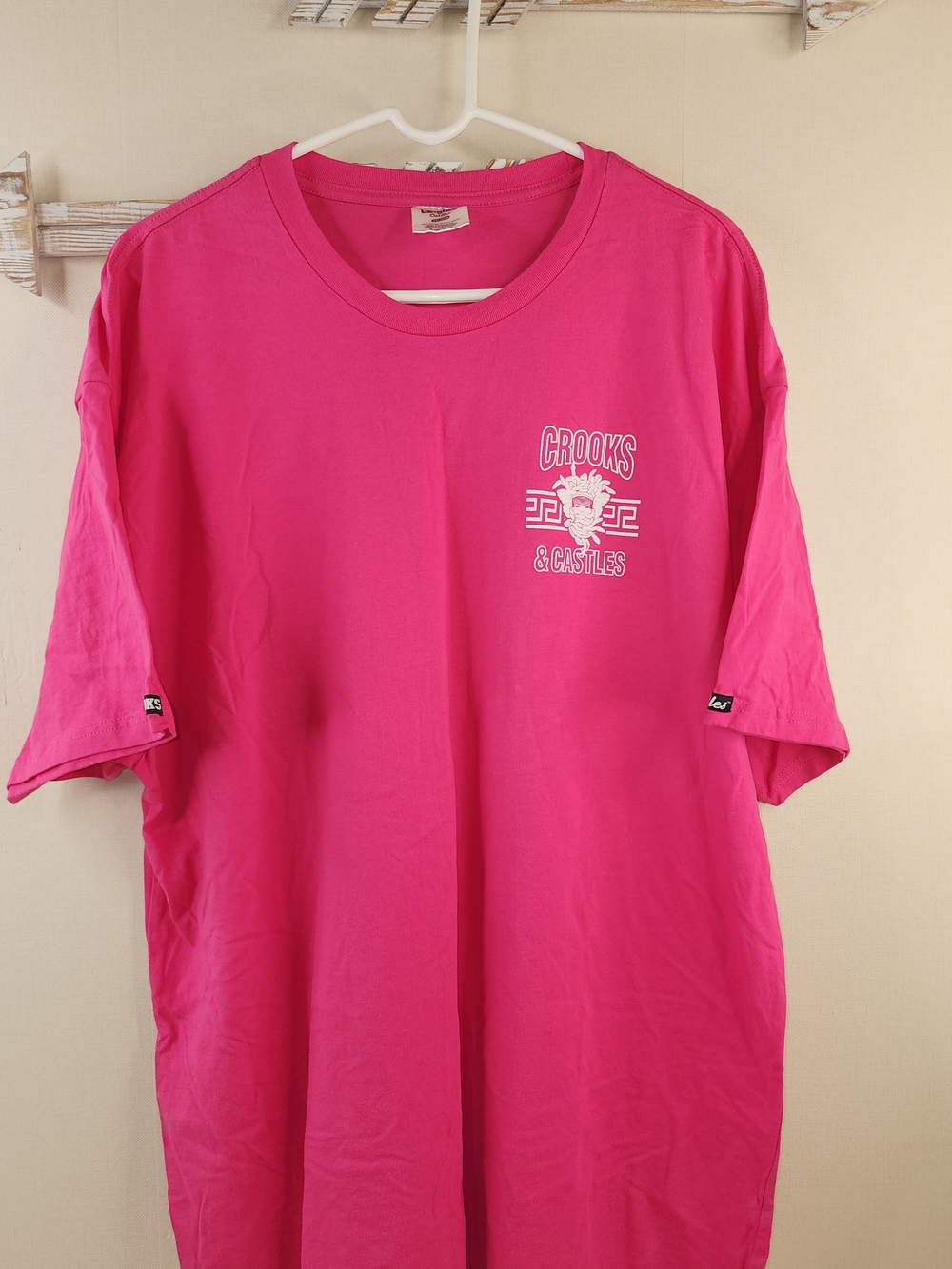 2XL Crooks & Castles Hot Pink Graphic Tee